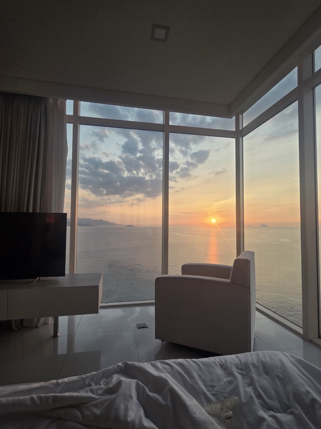 나트랑 The Costa Apartment 오션뷰 침실